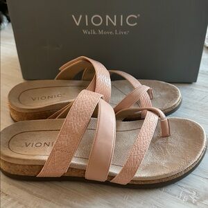 Vionic sandals never worn size 8.5